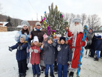 Новый год стучится в двери!